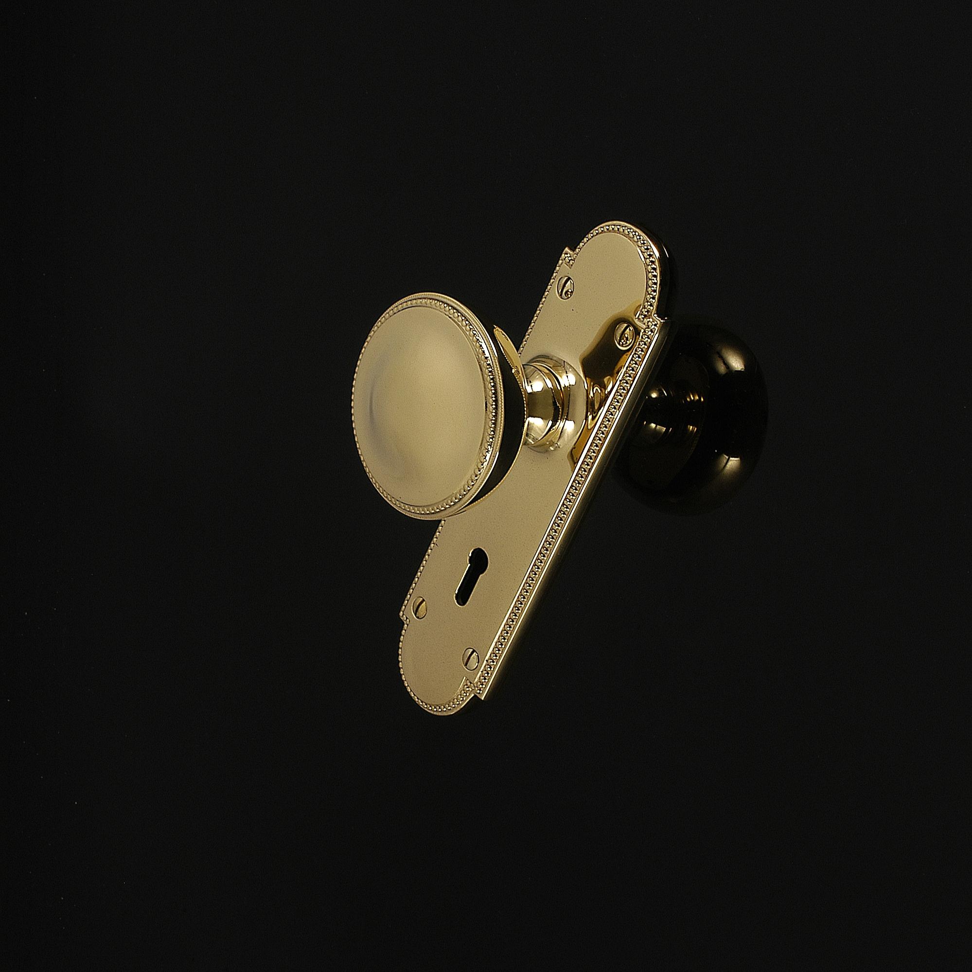 Princess Oval Door Knob on Plate - Image 321
