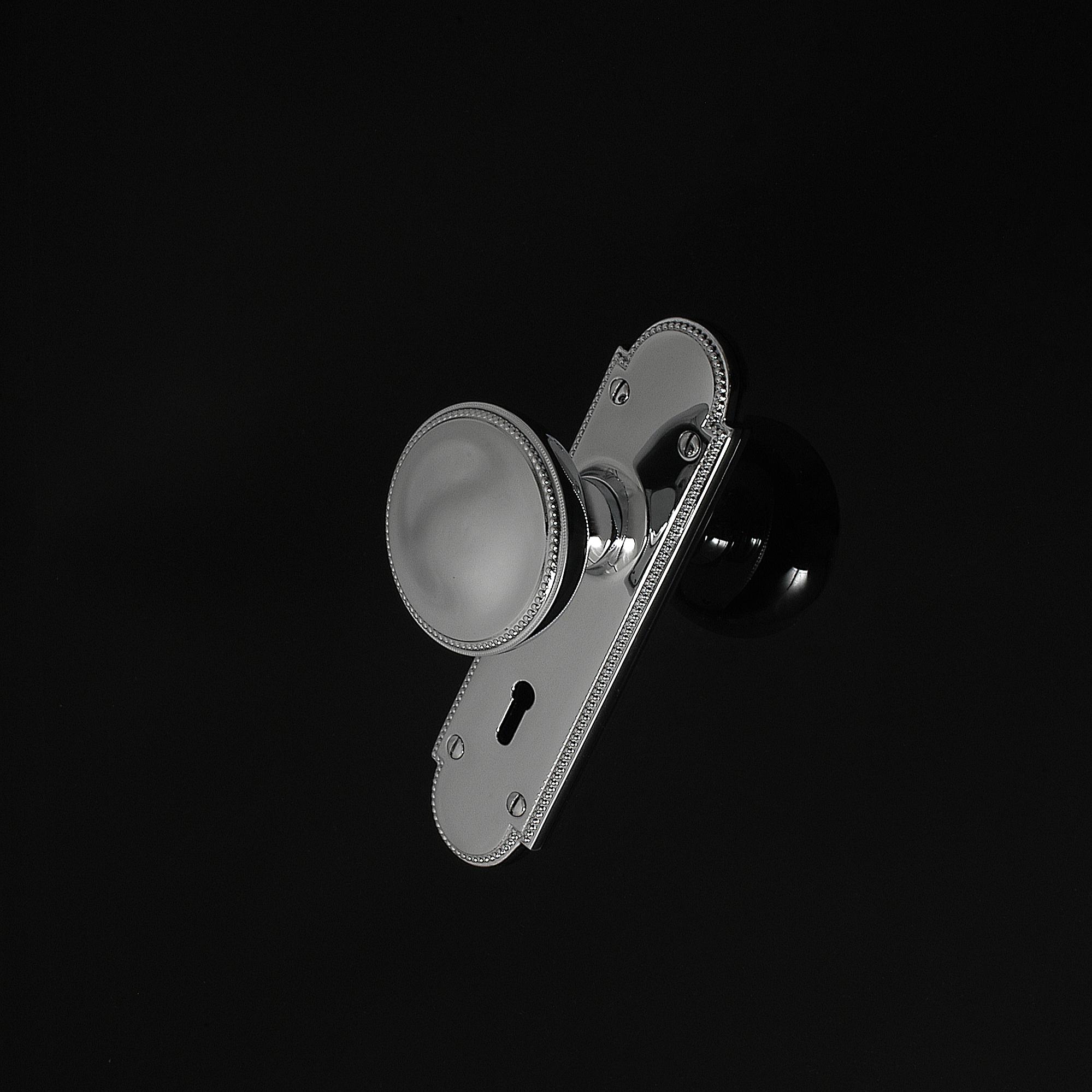 Princess Oval Door Knob on Plate - Image 322