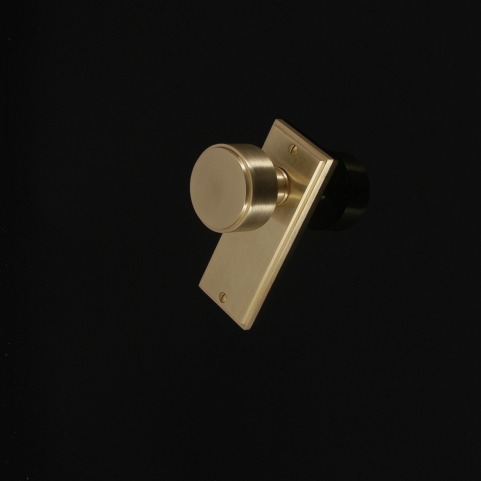 Compton Door Knob on Plate - Image 9