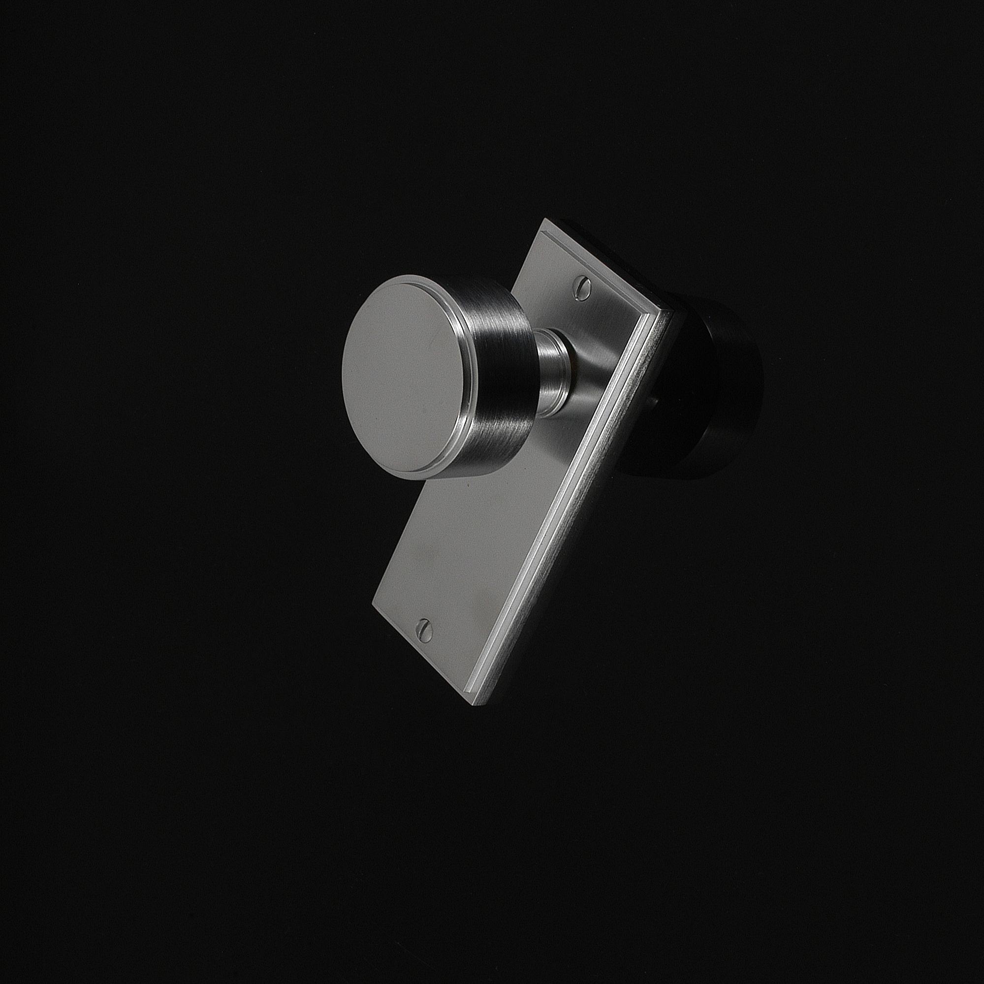 Compton Door Knob on Plate - Image 10
