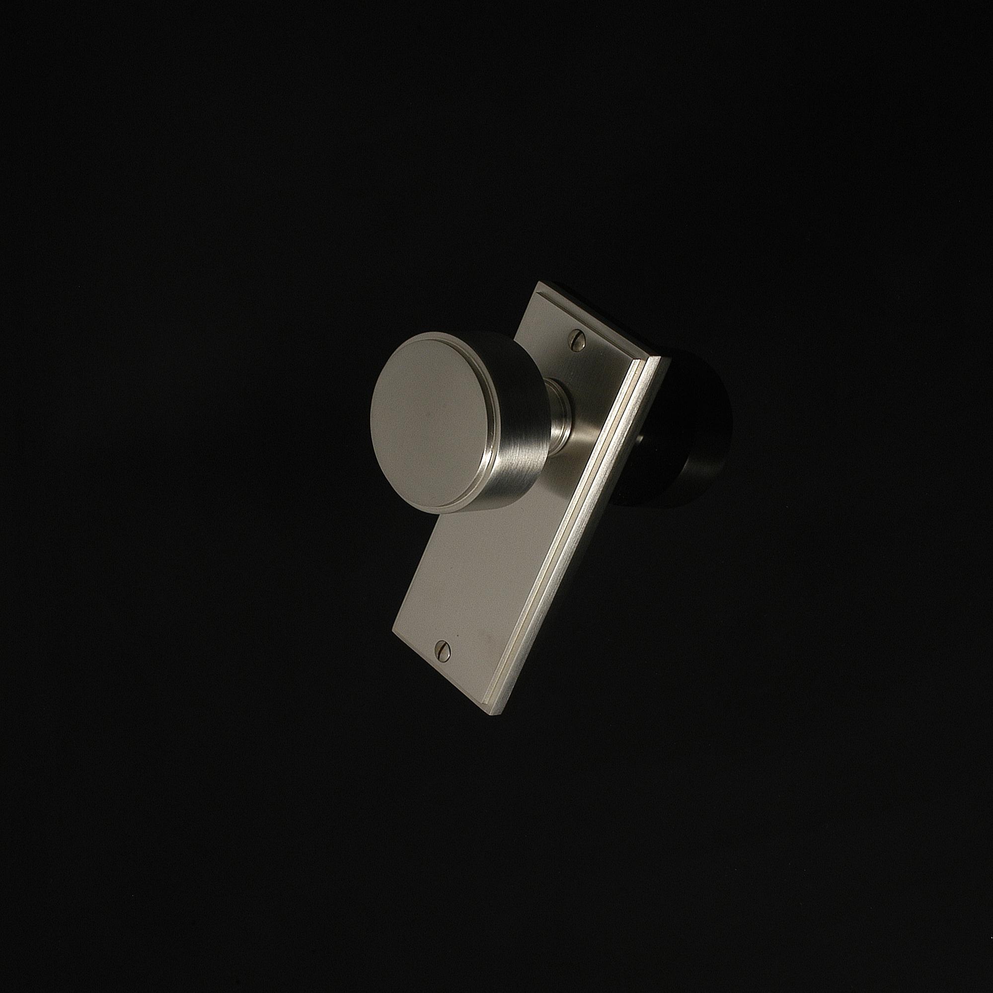 Compton Door Knob on Plate - Image 11