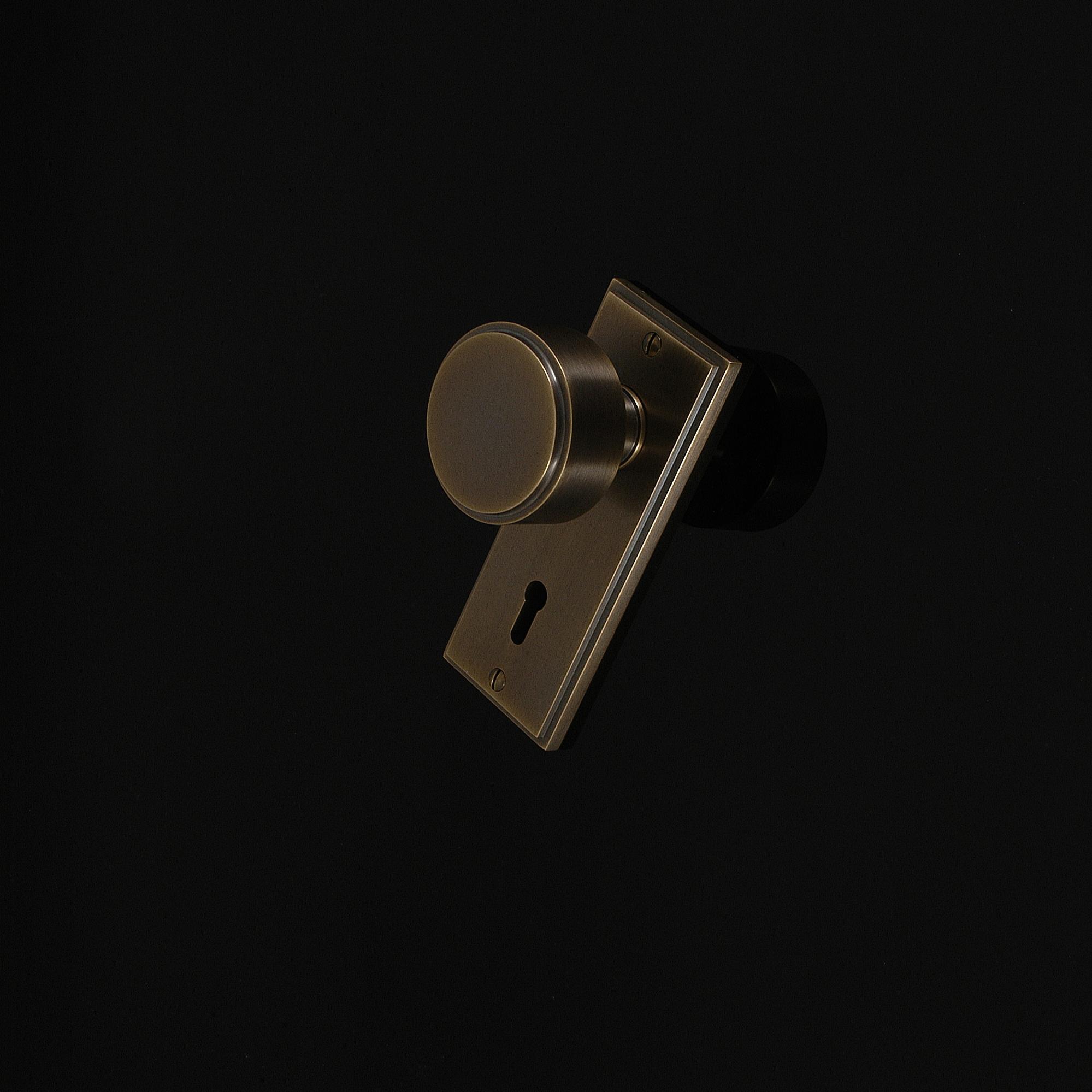 Compton Door Knob on Plate - Image 14