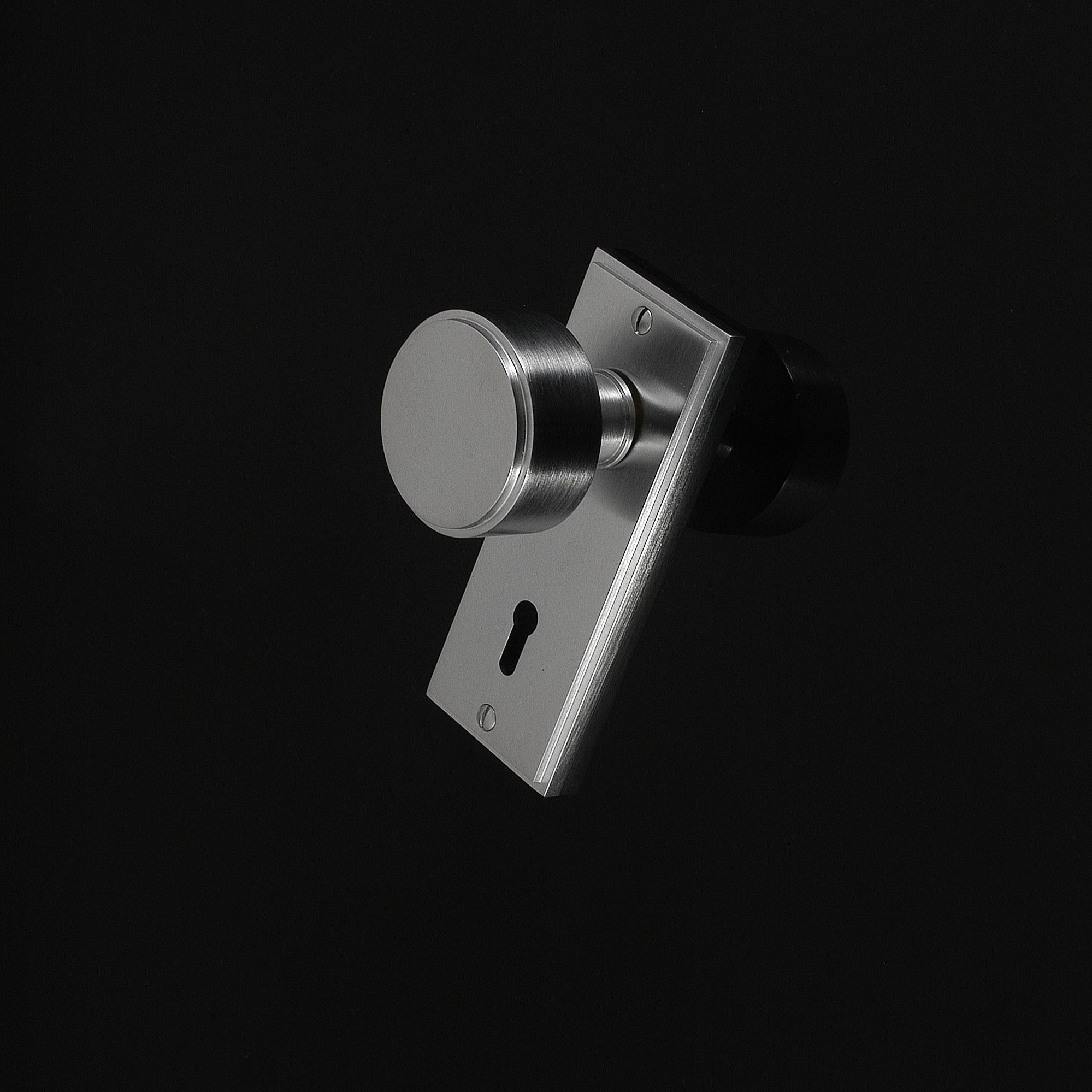 Compton Door Knob on Plate - Image 19