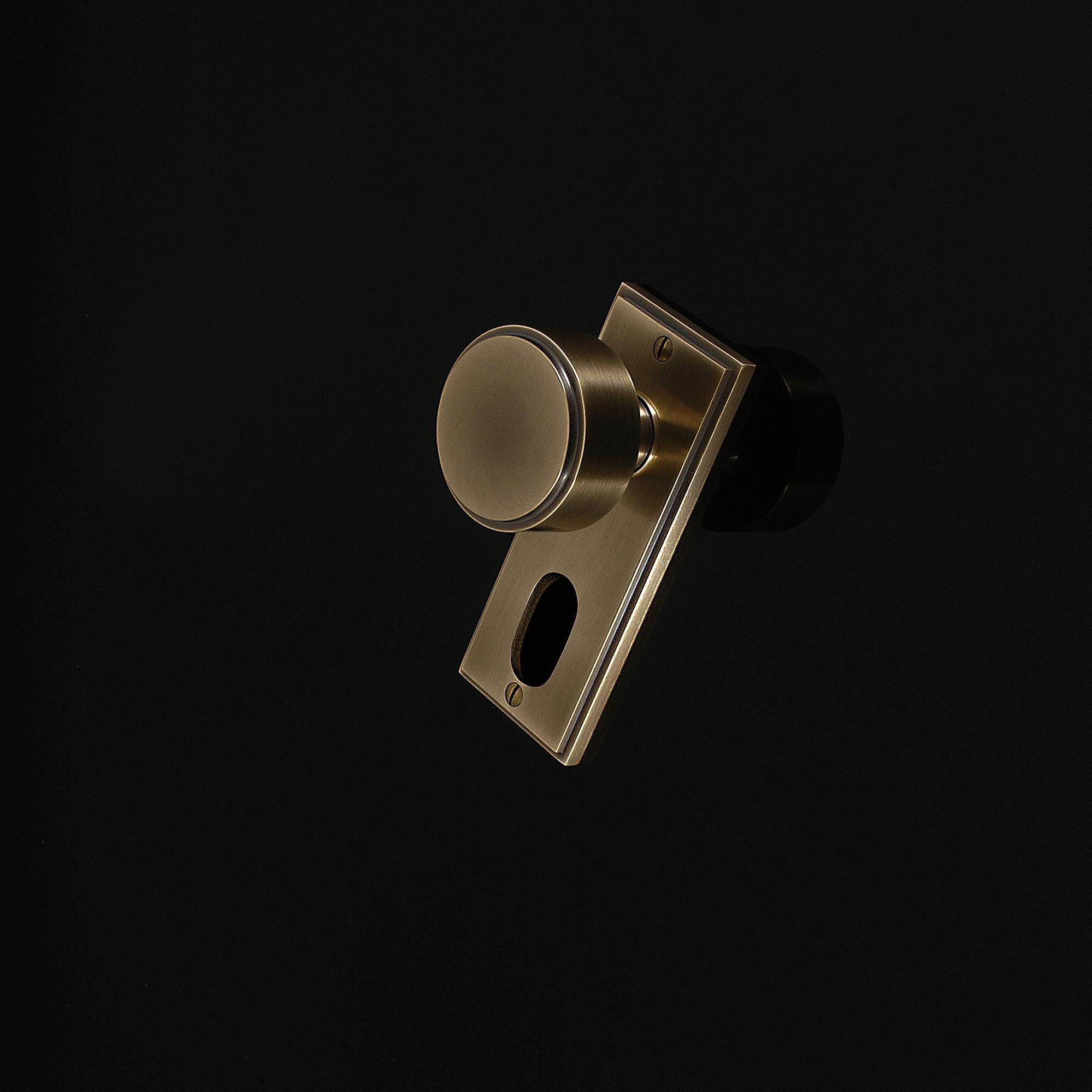 Compton Door Knob on Plate - Image 22