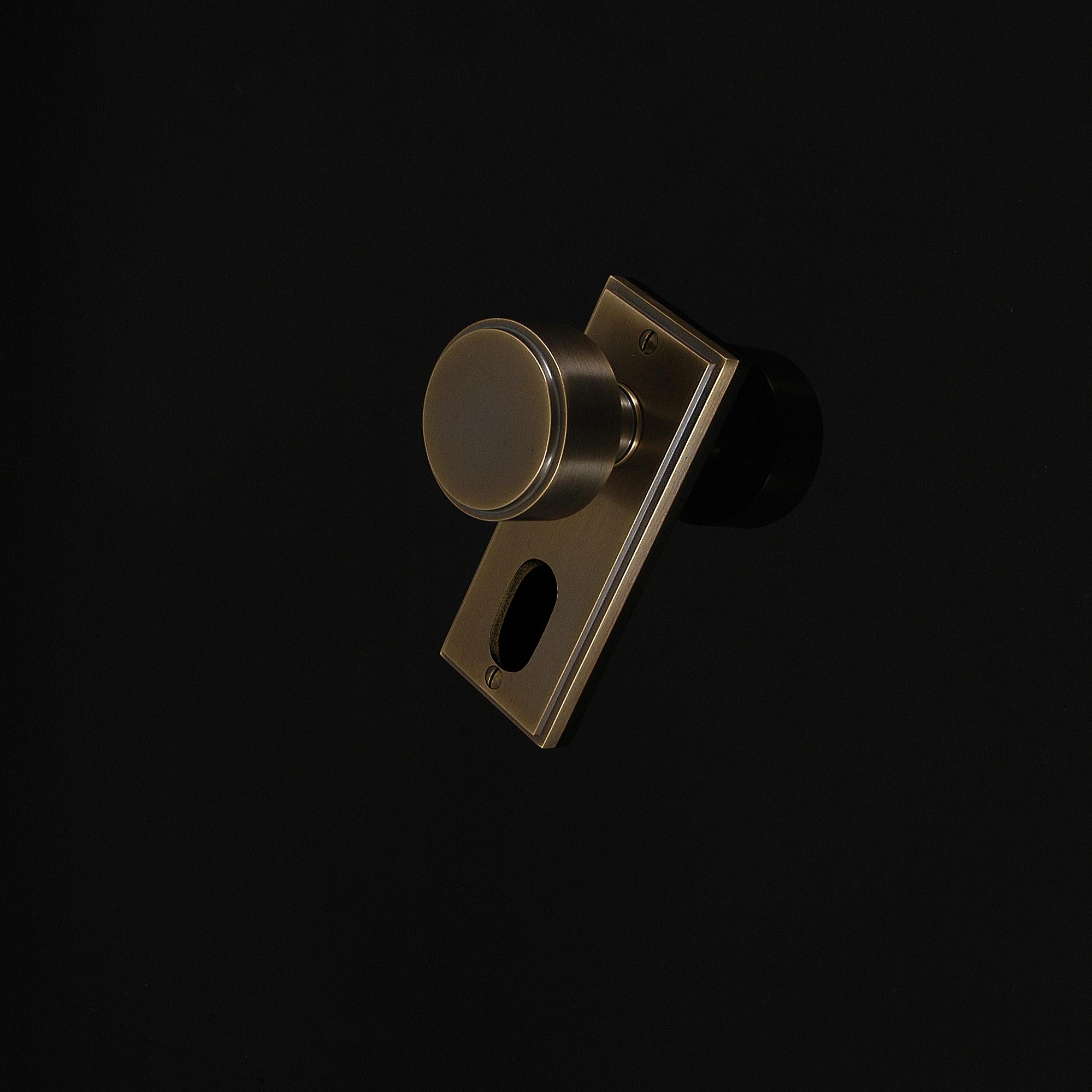 Compton Door Knob on Plate - Image 23