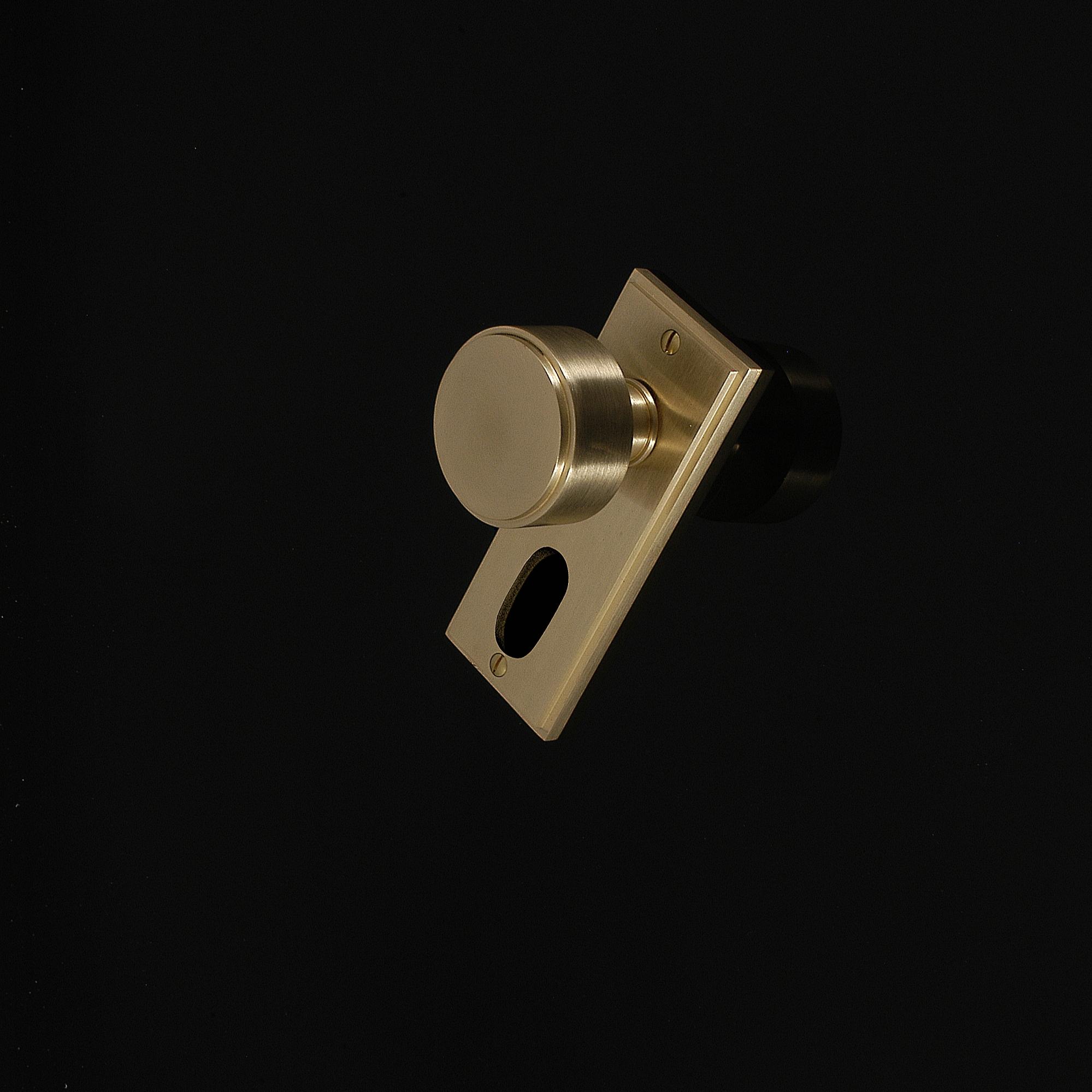 Compton Door Knob on Plate - Image 27