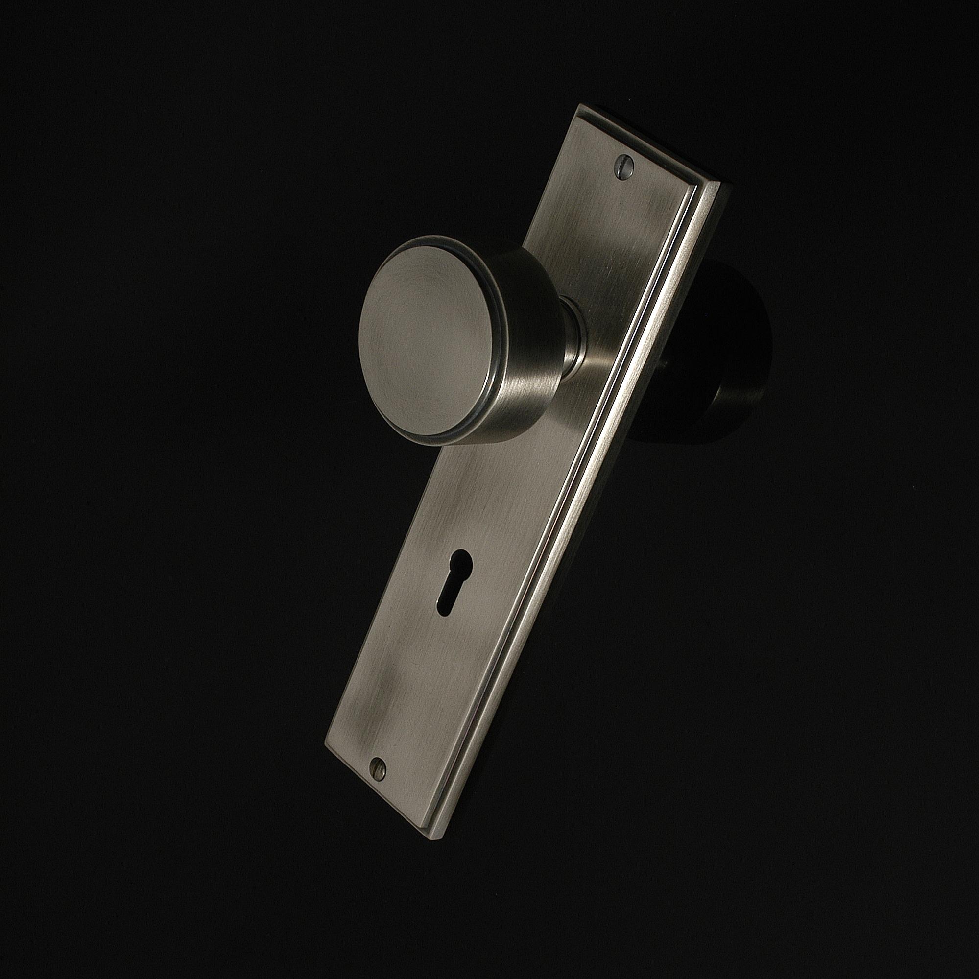Compton Door Knob on Plate - Image 93