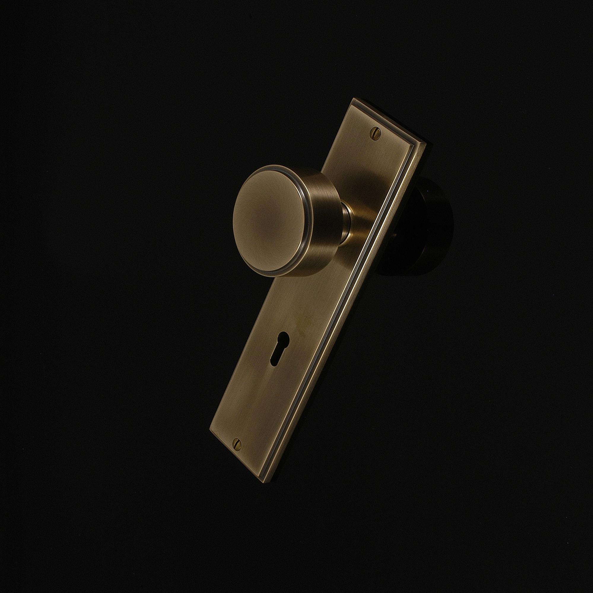 Compton Door Knob on Plate - Image 94