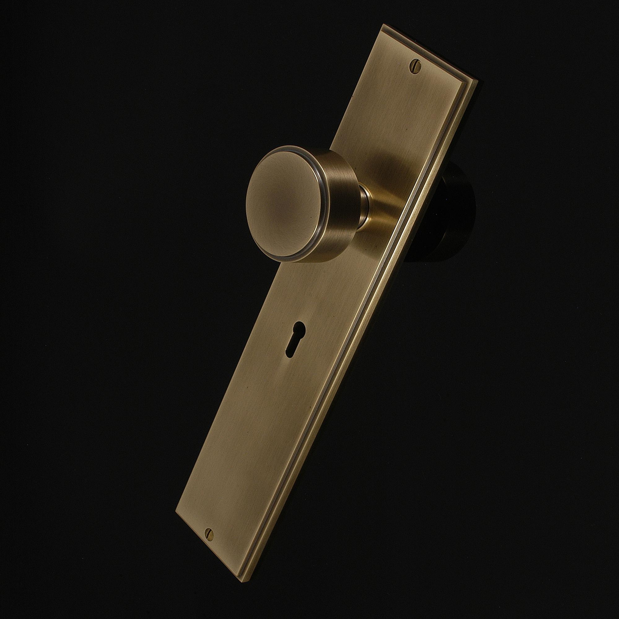 Compton Door Knob on Plate - Image 175