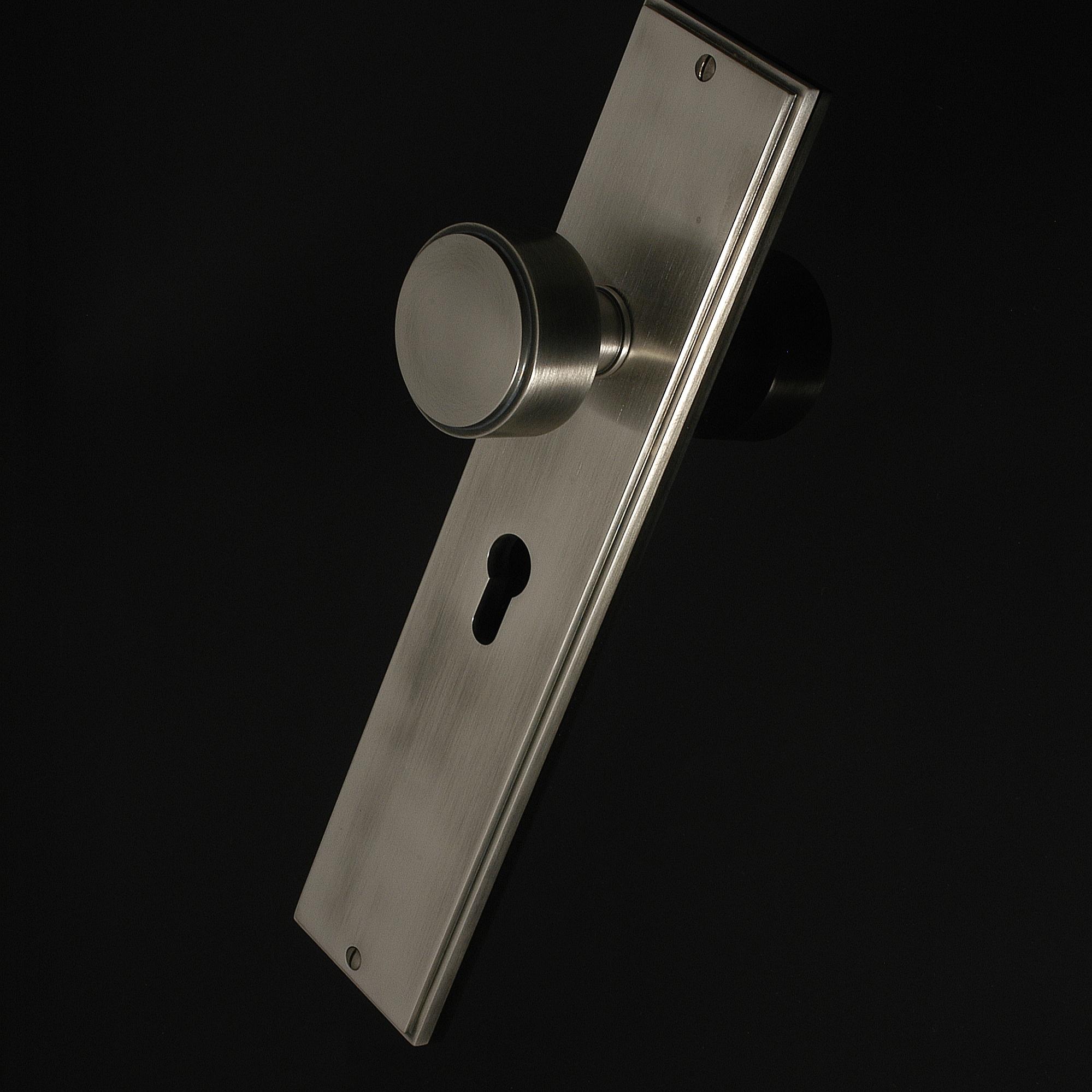 Compton Door Knob on Plate - Image 192