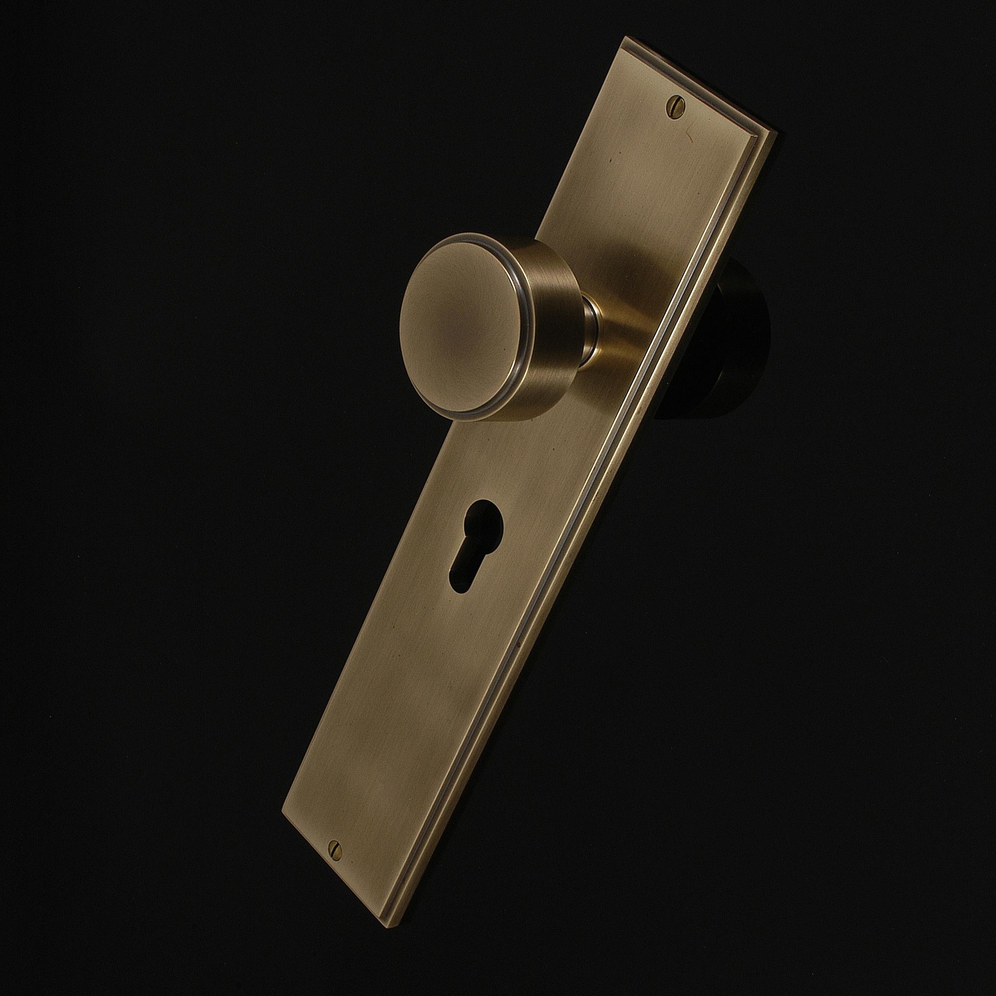 Compton Door Knob on Plate - Image 193