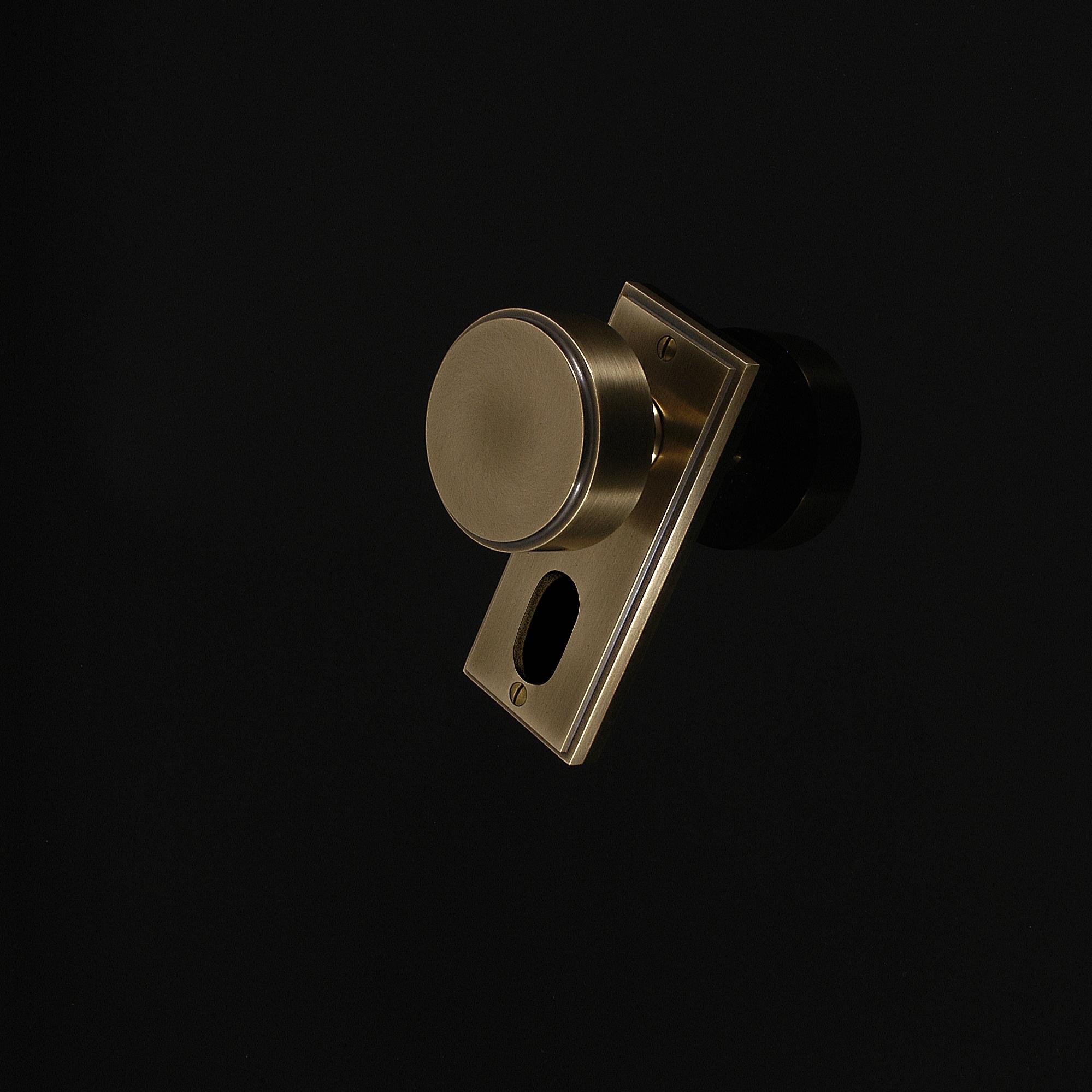 Compton Door Knob on Plate - Image 265