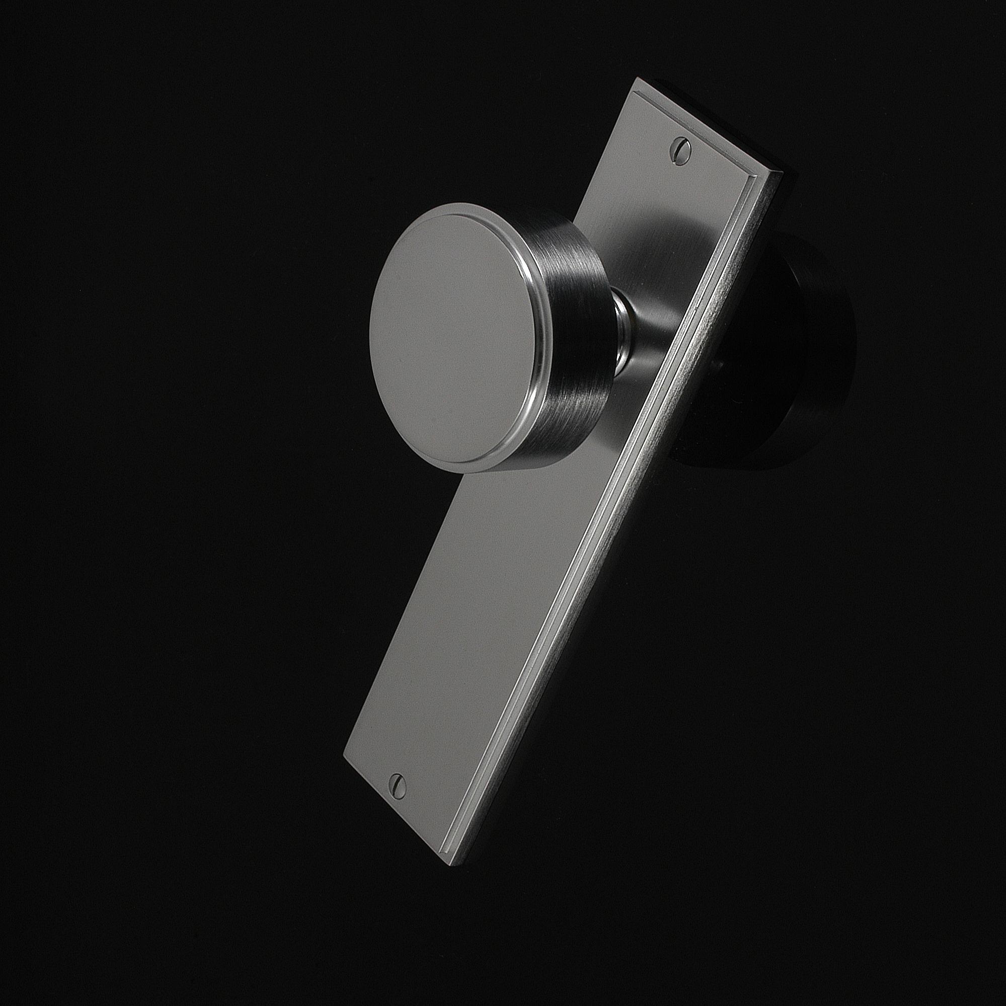 Compton Door Knob on Plate - Image 334
