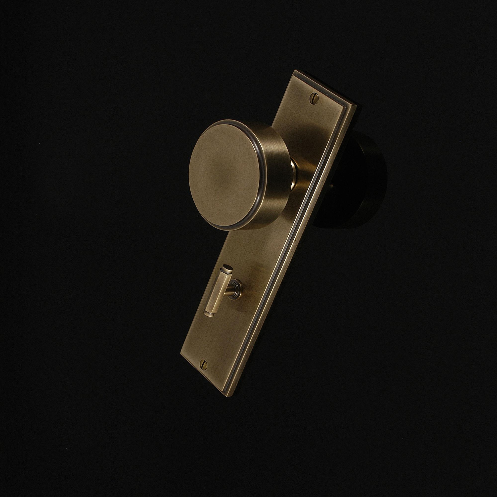 Compton Door Knob on Plate - Image 400