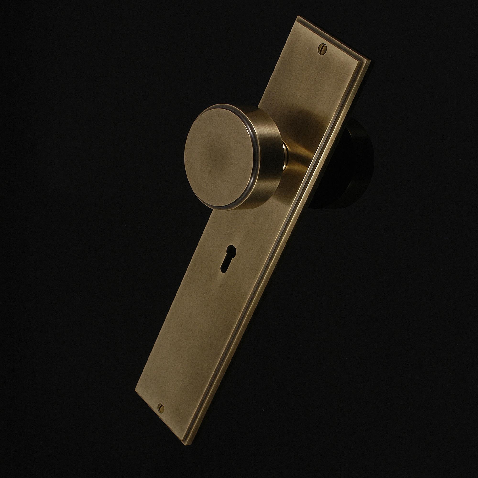 Compton Door Knob on Plate - Image 418