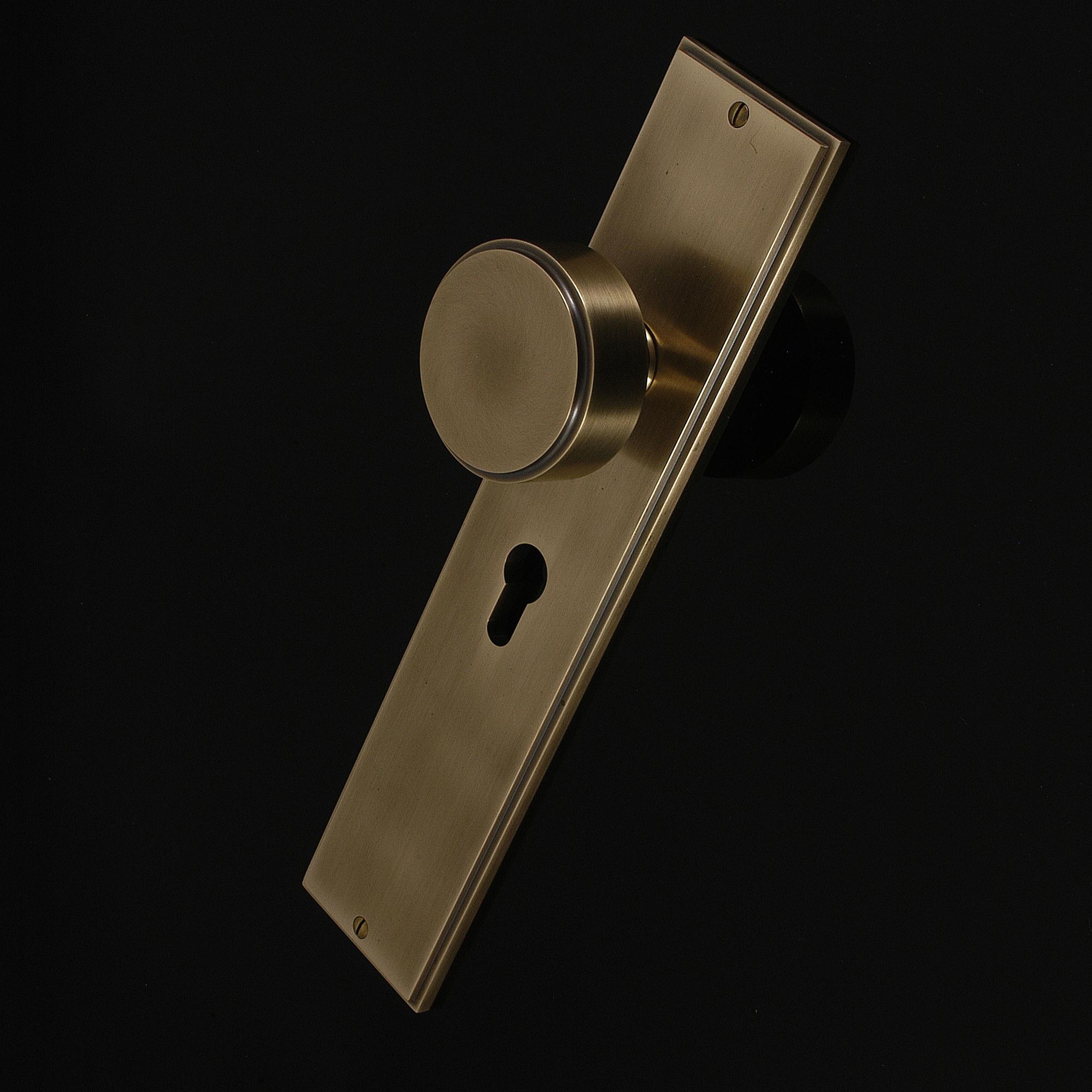 Compton Door Knob on Plate - Image 436