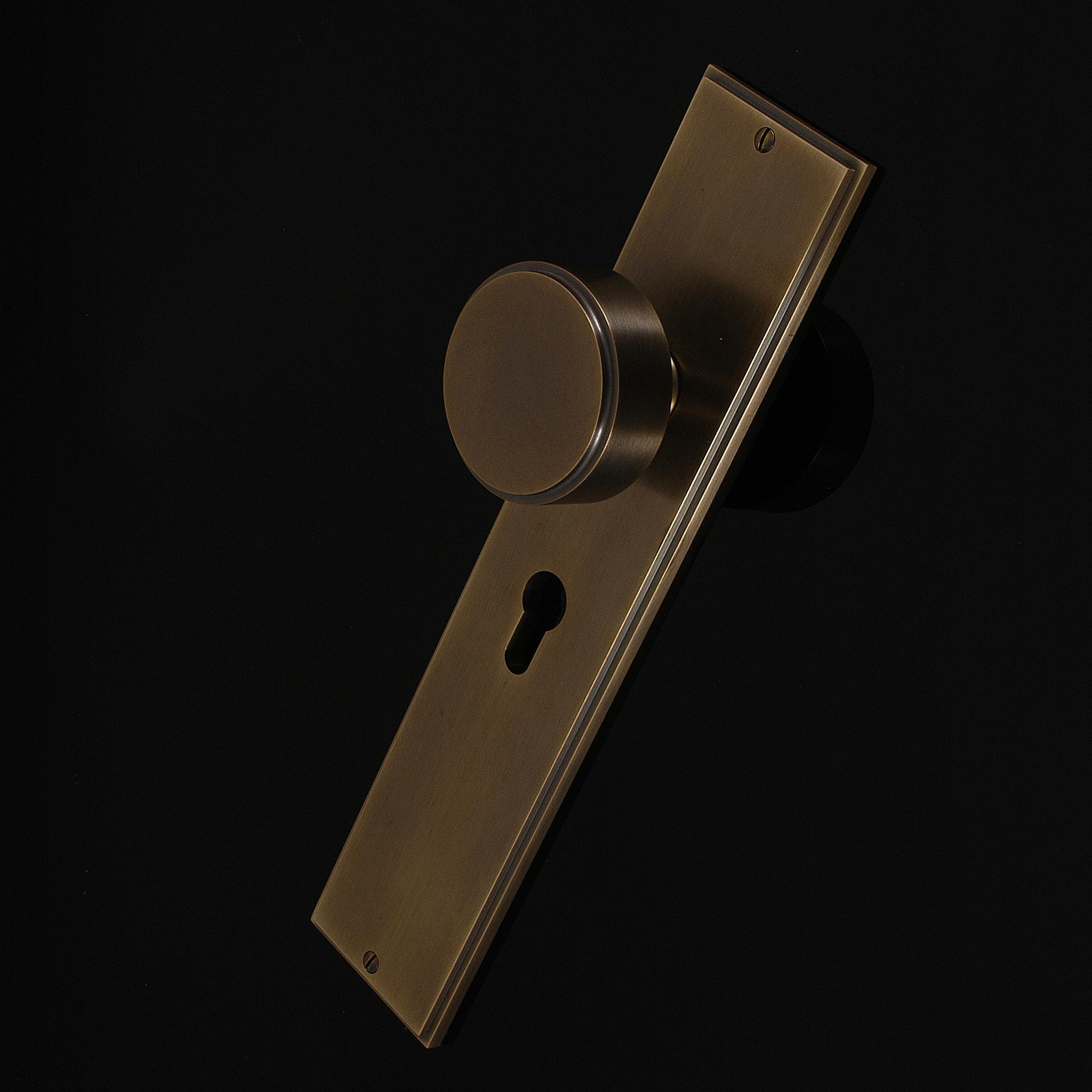 Compton Door Knob on Plate - Image 437