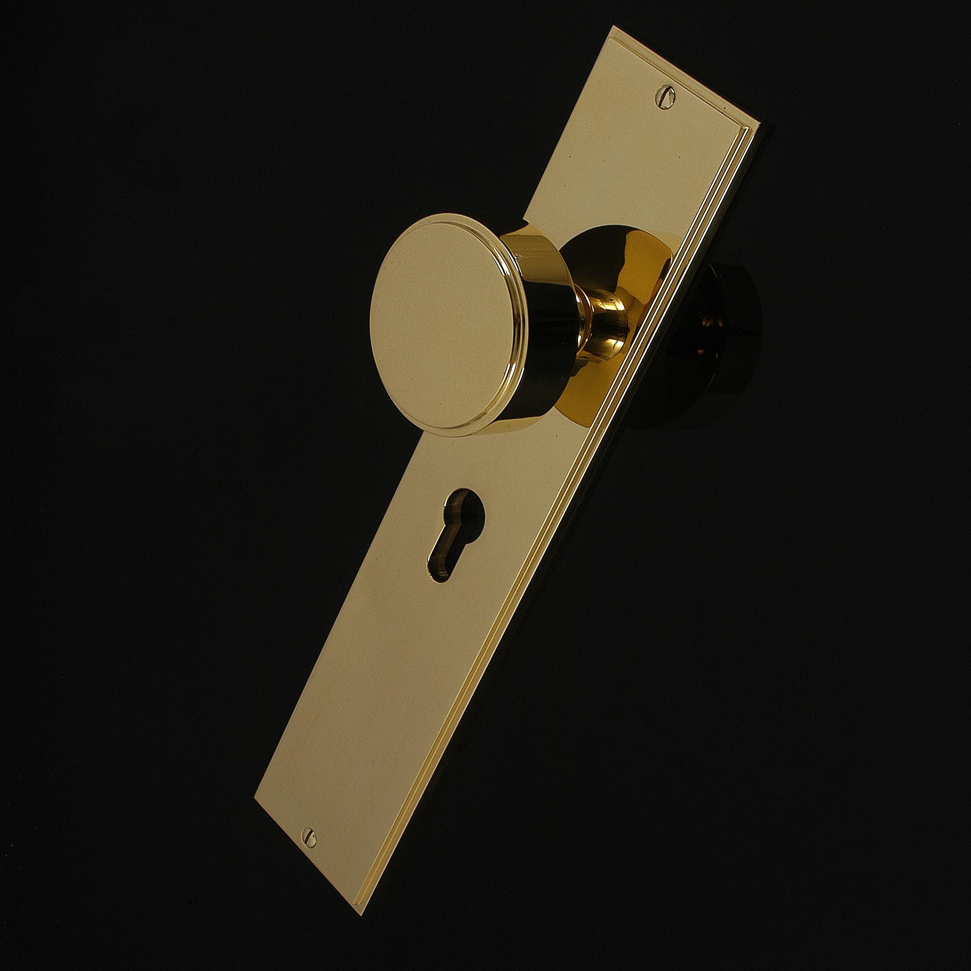 Compton Door Knob on Plate - Image 438