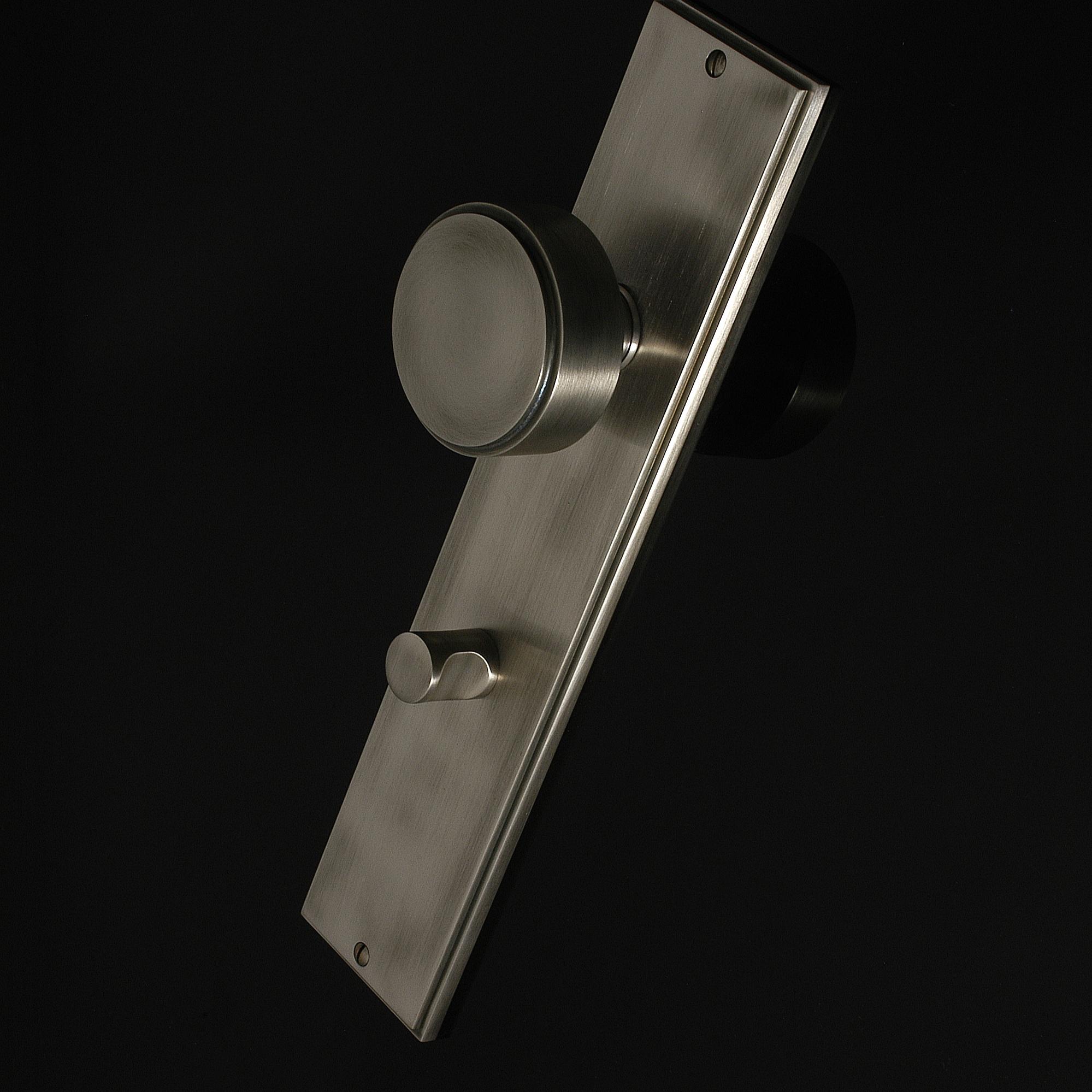 Compton Door Knob on Plate - Image 453