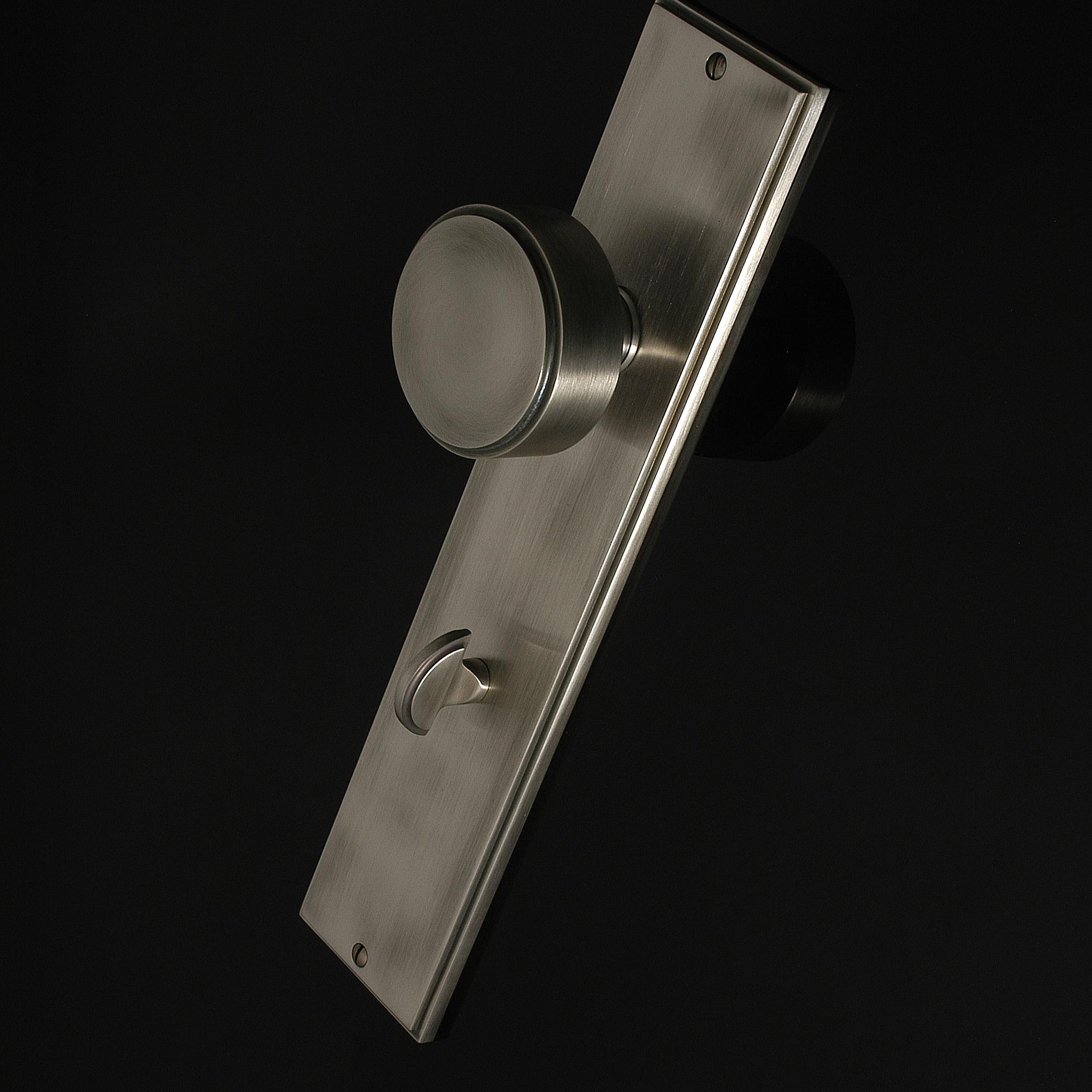 Compton Door Knob on Plate - Image 462
