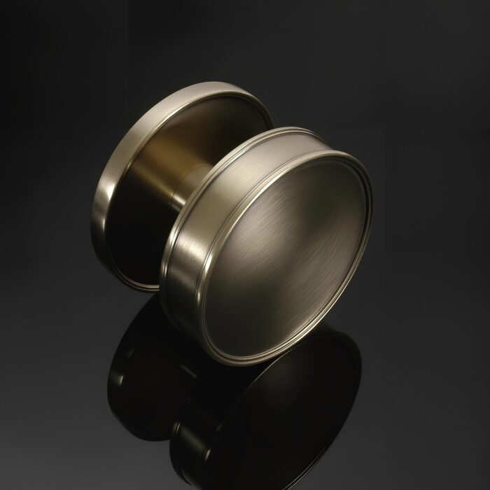 Cambridge Centre Door Knob
