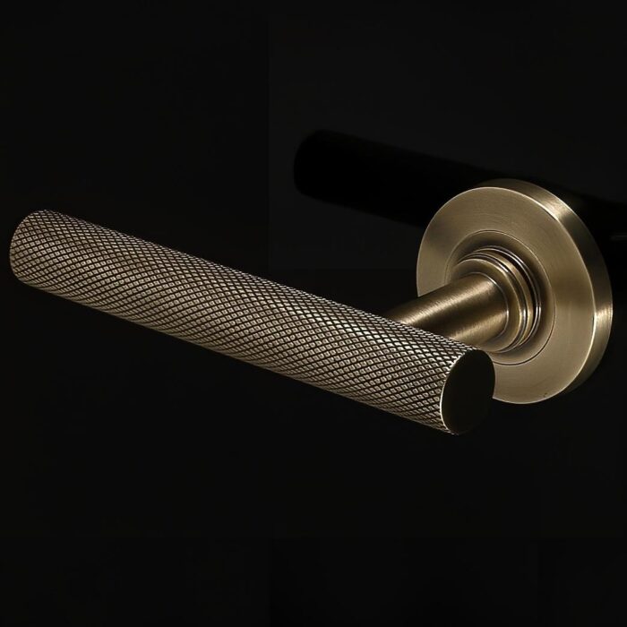 Knightsbridge Door Handle