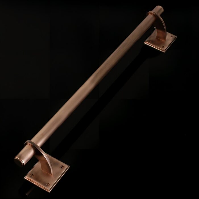 Compton Single Crank Pull Handle on Rose