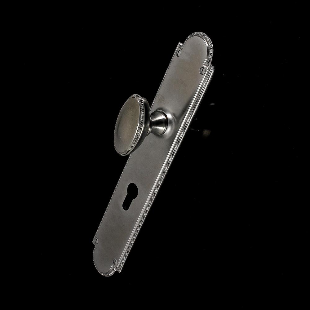 Princess Oval Door Knob on Plate - Image 82
