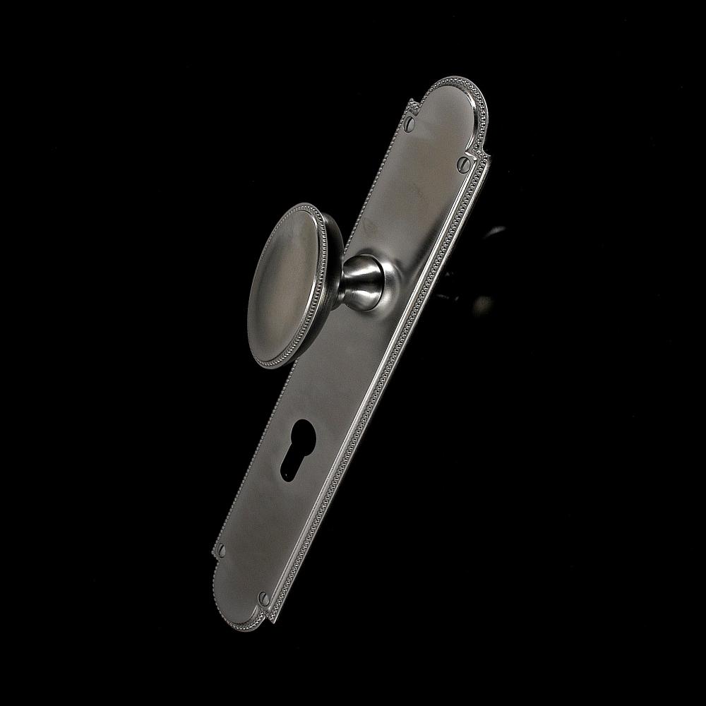 Princess Oval Door Knob on Plate - Image 91