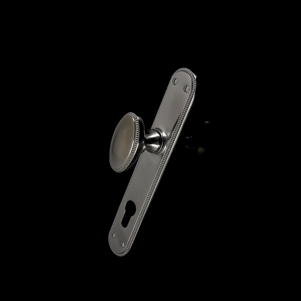 Princess Oval Door Knob on Plate - Image 190