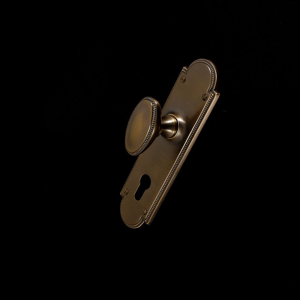Princess Oval Door Knob on Plate - Image 401