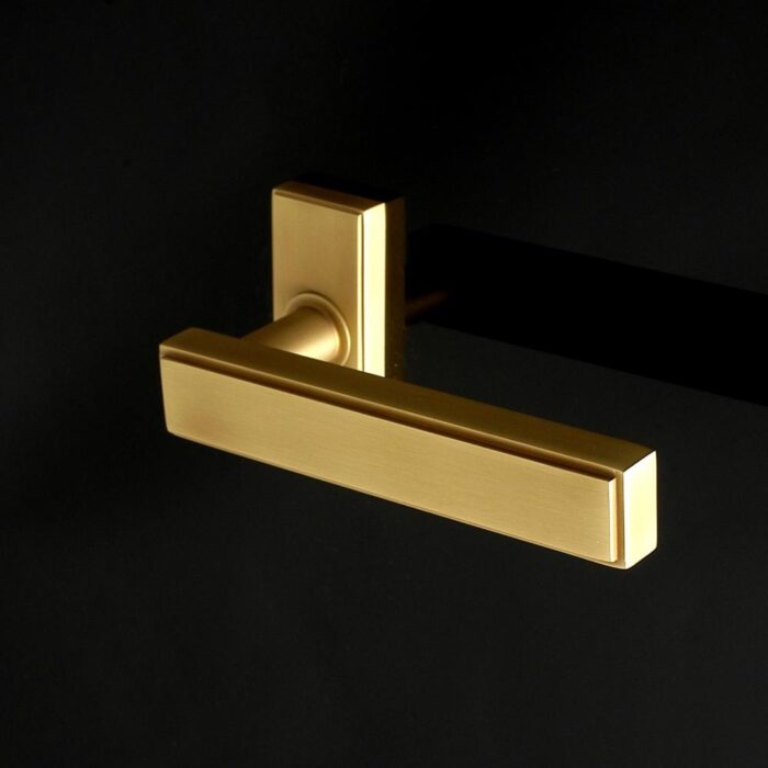 Chelsea Door Handle - Image 3