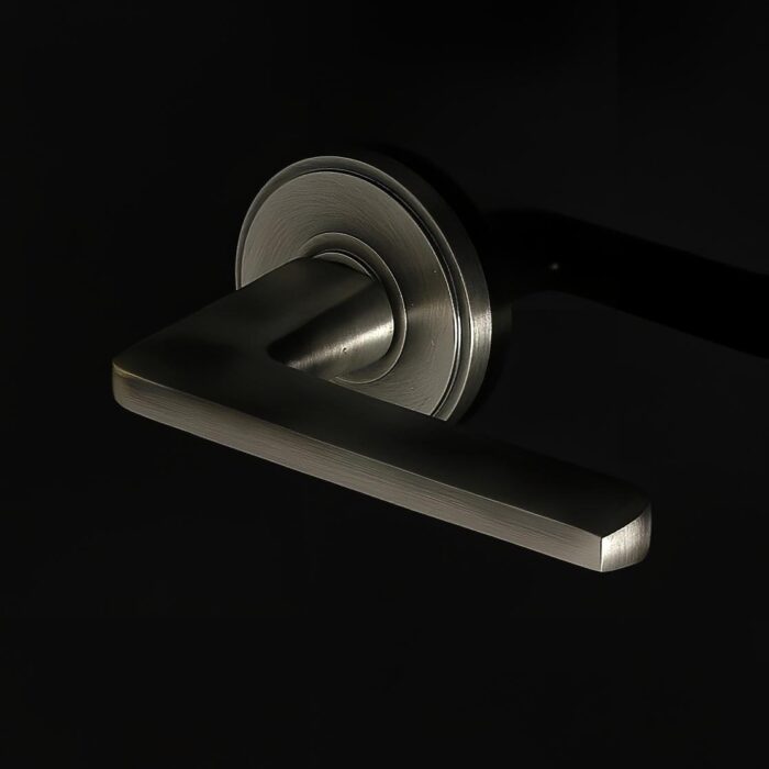 Brooklyn Door Handle on Rose