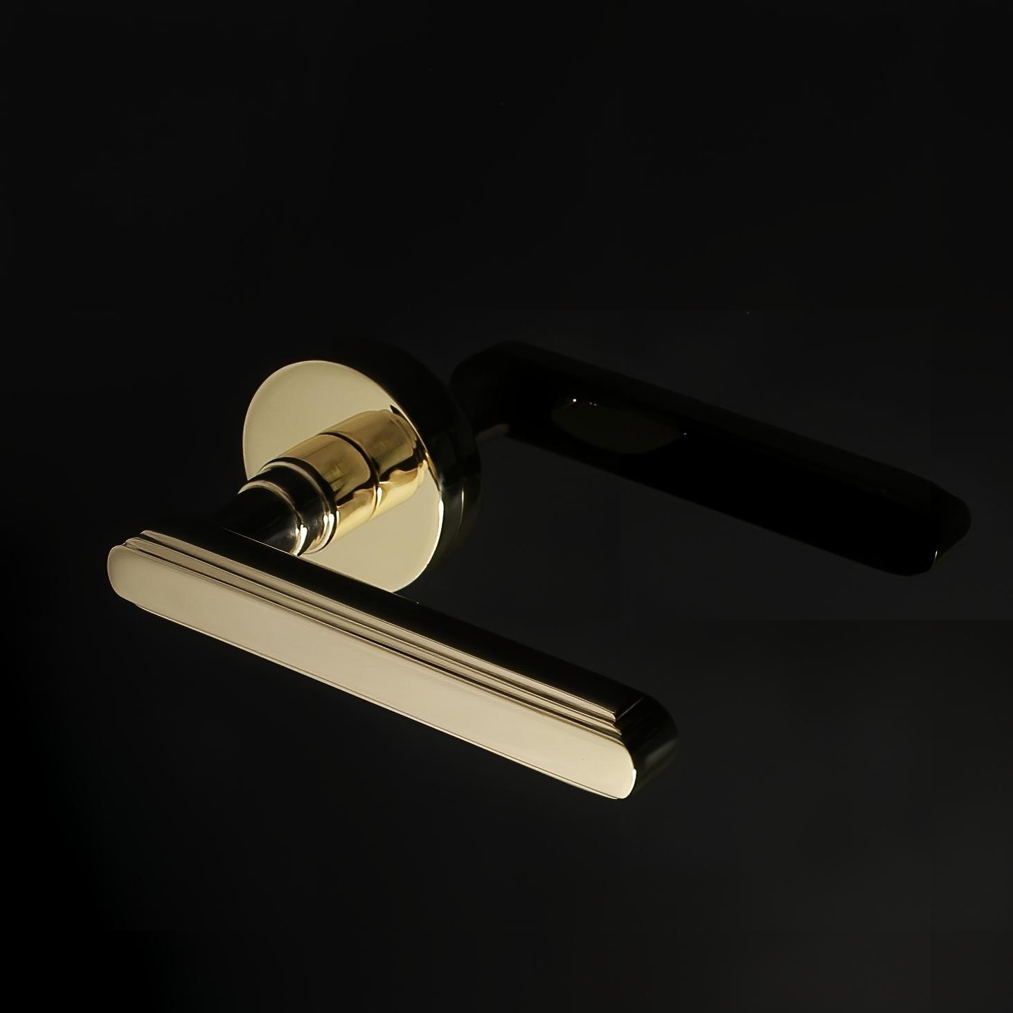 Pinnacle Door Handle