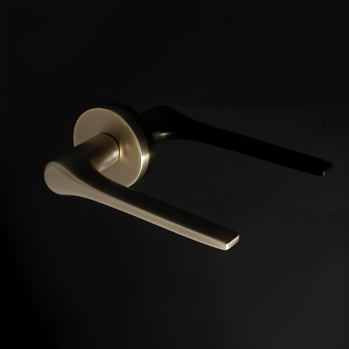 Strata Door Handle